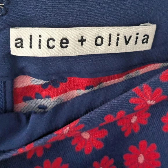 Alice + Olivia Michiko Front-Pintuck Daisy Cropped Pant - Picture 6 of 8
